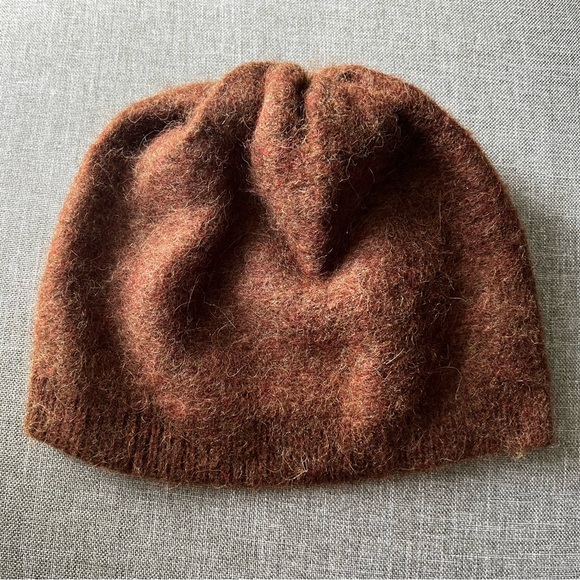 ARITZIA Wilfred Soft Mohair Tan Beanie Toque - Picture 1 of 2